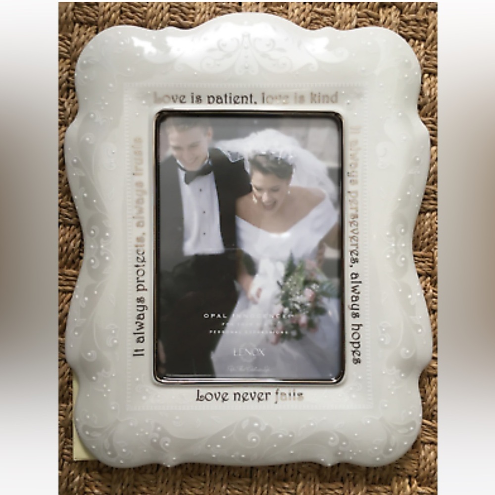 Lenox Wedding Frame - Brand New: Corinthians 13:4-8